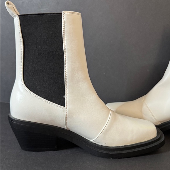 White and Black Western Boots - Picture 3 of 12